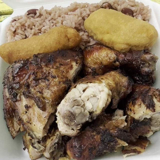 Jerk plate in a takeaway box